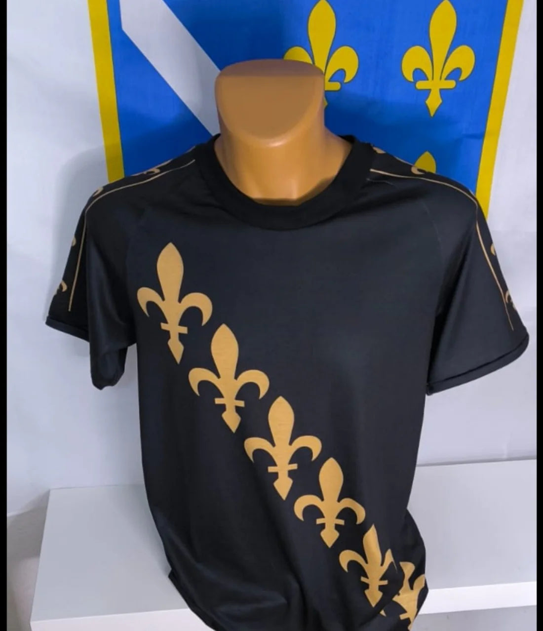 6 Ljiljan T-Shirt